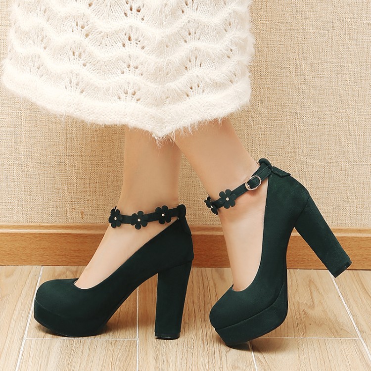 Sweet High Heel Mary Jane Pumps with Flower Detail