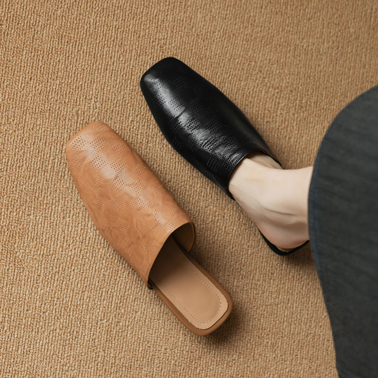 Women’s Closed Toe Slippers Low Heel Square Toe Sheepskin Casual