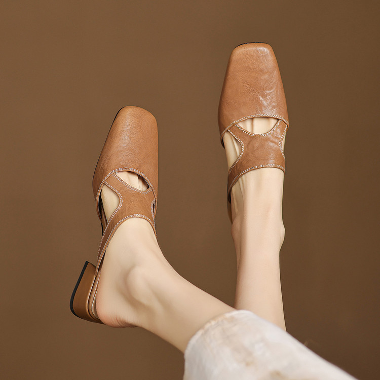 Women’s Retro Closed Toe Chunky Heel Slippers